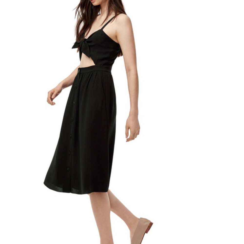 Aritzia Wilfred Adelia Tie Front Dress size 4